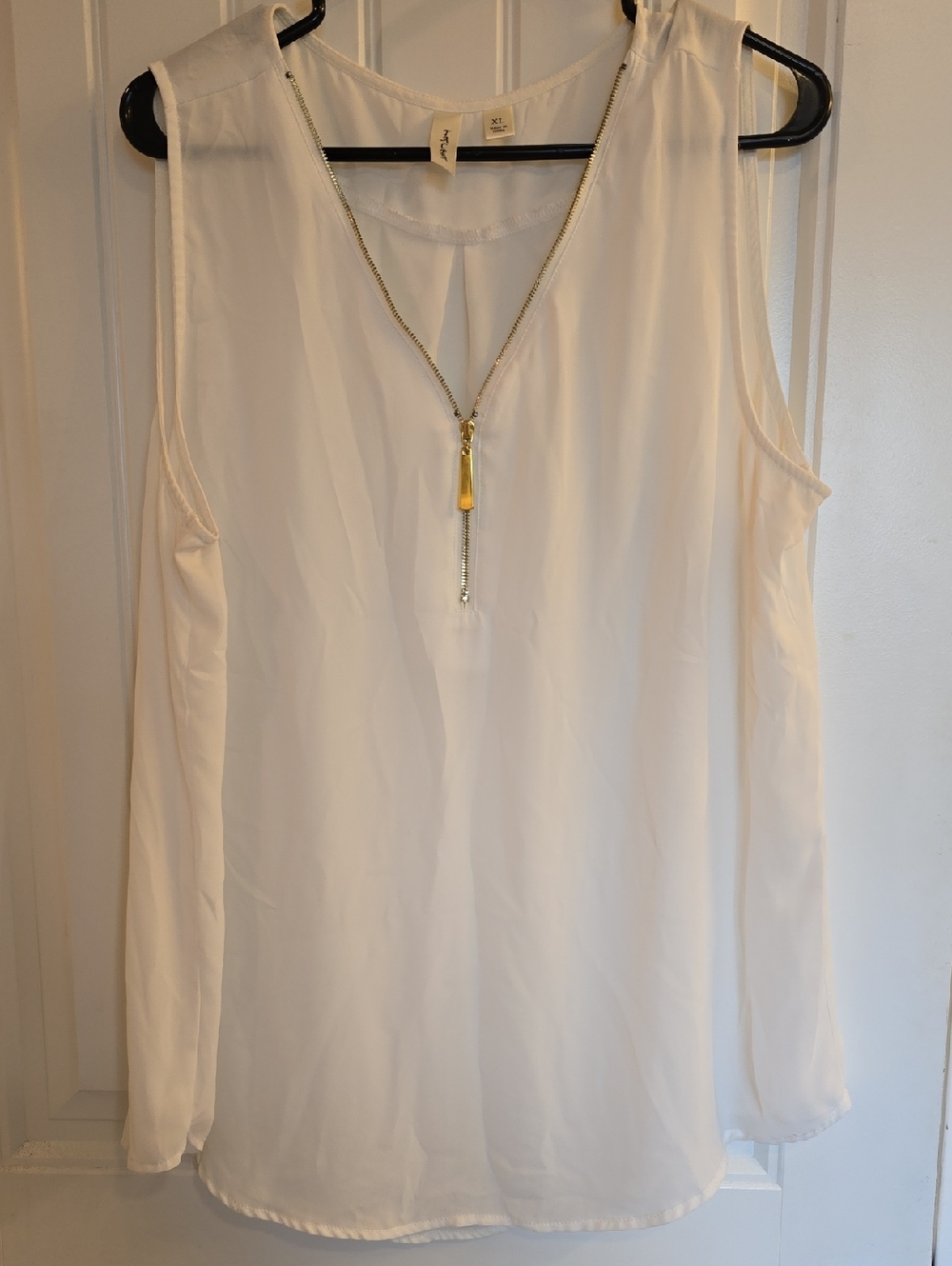 TACH Ivory Zip-Front Sleeveless Camisole